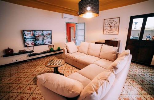 Gualta Villa | 260 m² Villa ∙ 6 bedrooms ∙ 15 guests