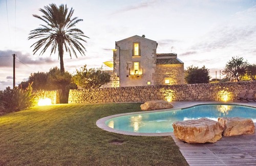 Scicli Villa | 280 m² Villa ∙ 5 bedrooms ∙ 10 guests