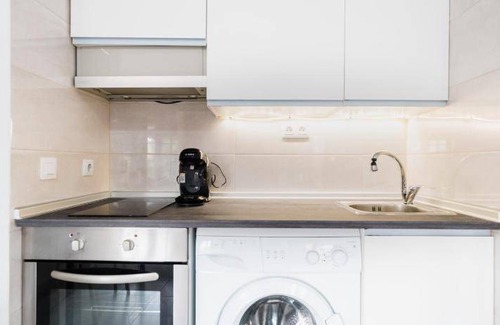 Doctor Barraquer-Grupo Renfe-Policlinico Apartment | 30 m² Apartment ∙ 1 bedroom ∙ 3 guests