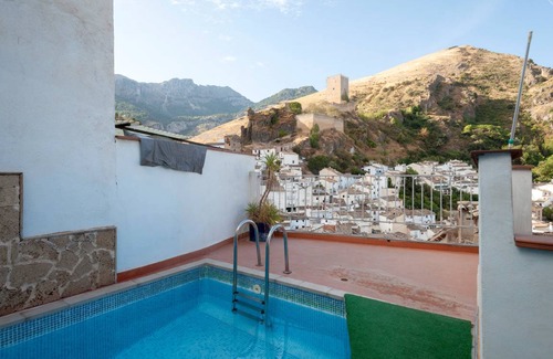 Cazorla House | 300 m² House ∙ 6 bedrooms ∙ 16 guests