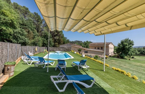 Usall House | 300 m² House ∙ 9 bedrooms ∙ 26 guests