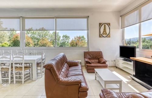 Usall House | 300 m² House ∙ 9 bedrooms ∙ 26 guests