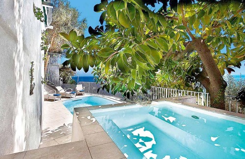 Arienzo Villa | 300 m² Villa ∙ 5 bedrooms ∙ 10 guests