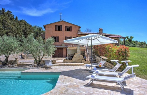 Montone Villa | 330 m² Villa ∙ 6 bedrooms ∙ 12 guests