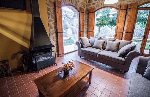 La Vall de Bianya House | 350 m² House ∙ 6 bedrooms ∙ 18 guests