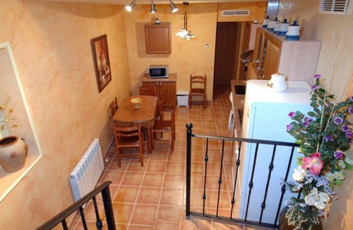 Maluenda House | 360 m² House ∙ 10 bedrooms ∙ 22 guests