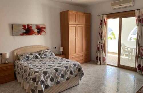 Arboleas Villa | 365 m² Villa ∙ 4 bedrooms ∙ 8 guests