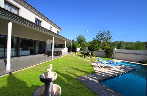 L'Hospitalet de l'Infant Villa | 380 m² Villa ∙ 4 bedrooms ∙ 8 guests