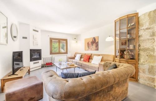 La Baronia de Rialb House | 400 m² Finca ∙ 8 bedrooms ∙ 16 guests