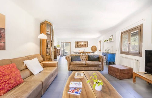 La Baronia de Rialb House | 400 m² Finca ∙ 8 bedrooms ∙ 16 guests