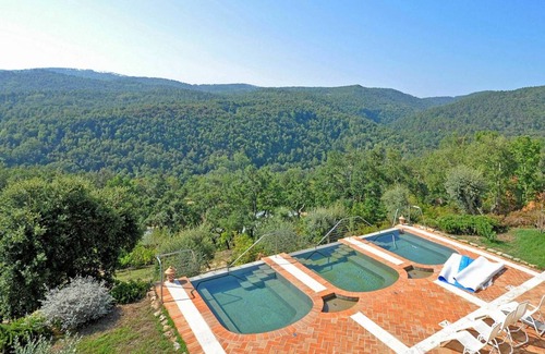 Monticiano Villa | 400 m² Villa ∙ 14 bedrooms ∙ 27 guests