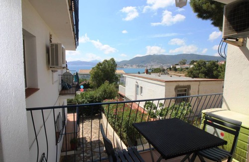 Llanca Apartment | 42 m² Apartment ∙ 2 bedrooms ∙ 5 guests