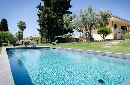 Syracuse Villa | 420 m² Villa ∙ 4 bedrooms ∙ 8 guests