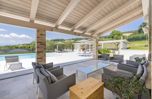 Lapedona Villa | 420 m² Villa ∙ 8 bedrooms ∙ 15 guests