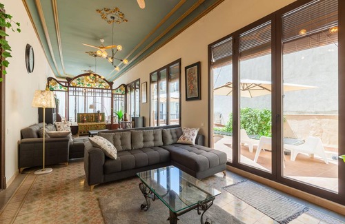 Vilafranca del Penedes House | 450 m² House ∙ 5 bedrooms ∙ 11 guests