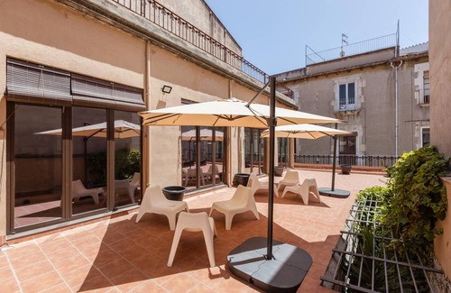 Vilafranca del Penedes House | 450 m² House ∙ 5 bedrooms ∙ 11 guests
