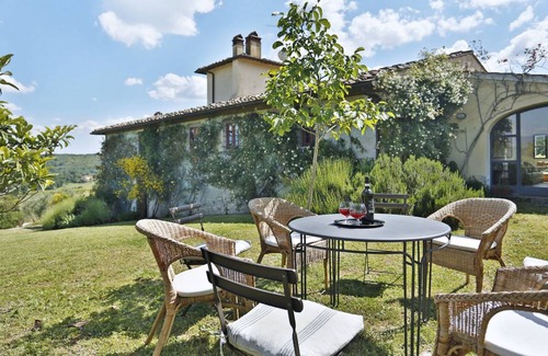 Rignano sull'Arno Villa | 450 m² Villa ∙ 6 bedrooms ∙ 12 guests