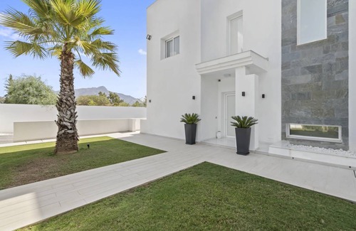 Benahavis Villa | 499 m² Villa ∙ 5 bedrooms ∙ 10 guests