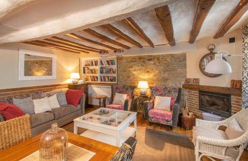Unzue Ski Chalet | 500 m² Chalet ∙ 6 bedrooms ∙ 17 guests