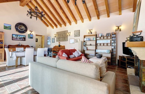 San Roque Villa | 500 m² Villa ∙ 6 bedrooms ∙ 12 guests