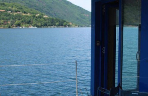 Porto Ceresio Boat Rental | 60 m² Houseboat ∙ 1 bedroom ∙ 4 guests