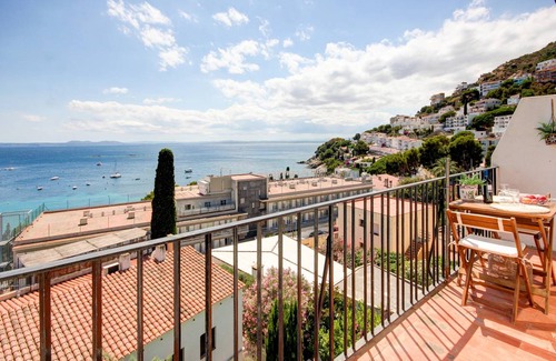 Almadraba-Canyelles Apartment | 66 m² Apartment ∙ 2 bedrooms ∙ 6 guests