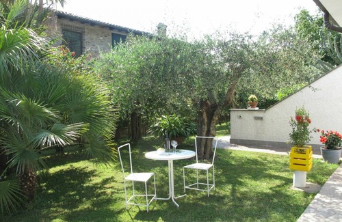 Capanne-Prato-Cinquale Apartment | 75 m² Apartment ∙ 3 bedrooms ∙ 6 guests