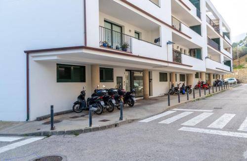 Cadaques Apartment | 80 m² Apartment ∙ 3 bedrooms ∙ 6 guests