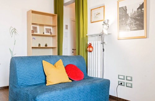 Bolognina Apartment | 80 m² Apartment ∙ 7 bedrooms ∙ 4 guests