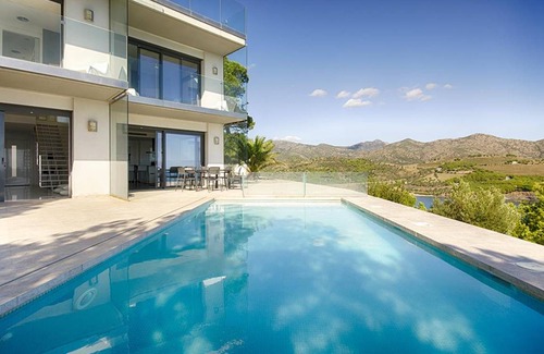 Llanca House | 85 m² House ∙ 3 bedrooms ∙ 6 guests
