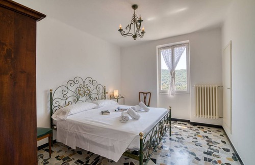 Moglio Apartment | 90 m² Apartment ∙ 2 bedrooms ∙ 4 guests