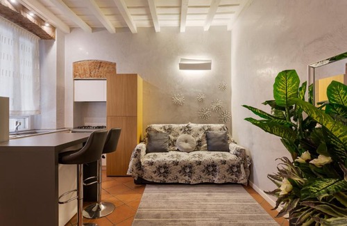 Milan Apartment | A Peaceful Spot Right Next to Arco della Pace