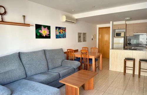 Roses Town Center Apartment | Agi Norfeu Park