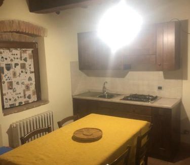 Avigliano Umbrio Apartment | Agriturismo Piandellerose