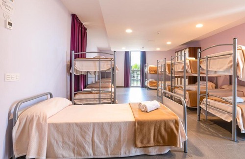 Cella Hostel | Albergue "El Río"