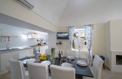 Amalfi Villa | Amalfi villa with swimming-pool and beautiful gardens