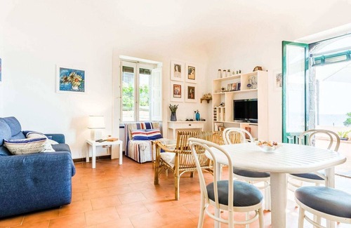Santa Tecla House | Ancient residence overlooking the sea, with garden