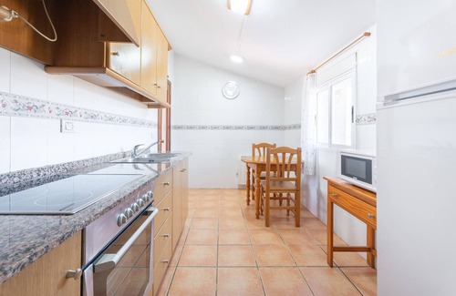 Culla Hostel | Apartment 'Antiga Escola Pla Del Sabater' with Mountain View, Private Terrace and Private Garden