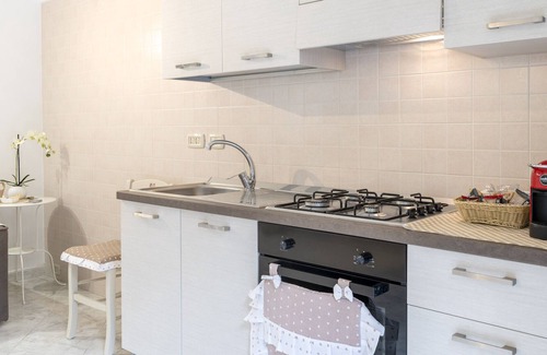 Polignano a Mare Apartment | Apartment 'Carpe Diem Da Lulù' with Wi-Fi and Air Conditioning