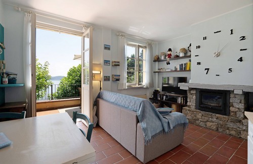 Belgirate Apartment | Apartment 'Casa Dolce Vita' with Lake View, Pool, Terrace & Wi-Fi