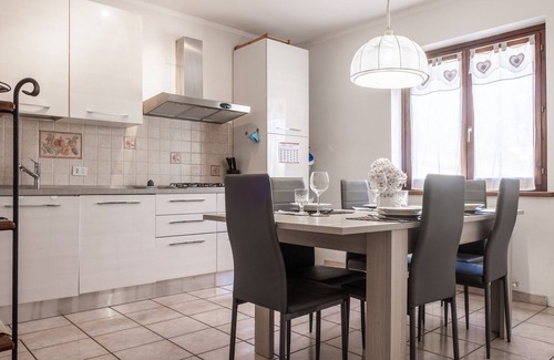 Porano Apartment | Apartment 'Casa Vacanze Emmanuele' with Private Terrace, Private Garden and Wi-Fi
