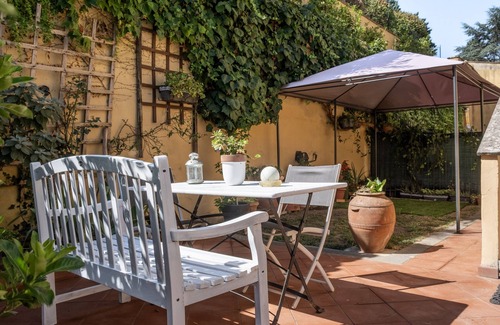 Porano Apartment | Apartment 'Casa Vacanze Emmanuele' with Private Terrace, Private Garden and Wi-Fi
