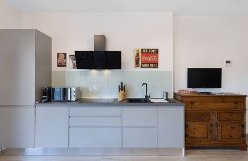 Noli Apartment | Apartment 'Con Vista Mare Noli' with Sea View, Wi-Fi and Air Conditioning
