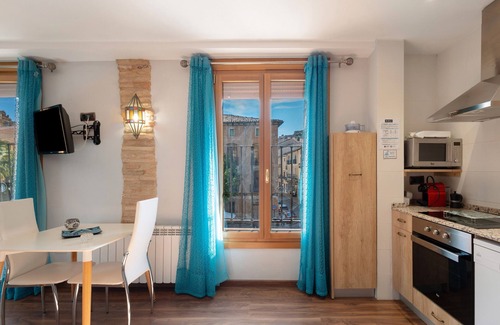 Daroca Apartment | Apartment 'Halima' with Balcony, Wi-Fi and Air Conditioning