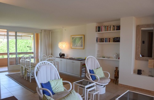 Pals Apartment | Apartment in front of the beach - Two double rooms . - Pool-Parquing- A/C