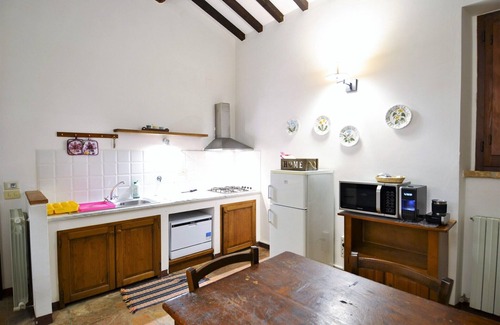 Collesanto Apartment | Apartment in Mantignana