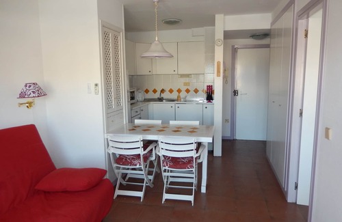 Santa Margarida Apartment | Apartment in residence with swimming pool, 800 m from the beach