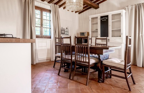 Capalbio Apartment | Apartment 'Leccino' with Shared Pool, Wi-Fi and Air Conditioning
