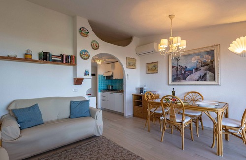 Golfo di Marinella Apartment | Apartment on the sea, with swimming pool and sea view wi fi