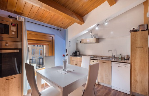 Daroca Apartment | Apartment 'Petronila' with Wi-Fi and Air Conditioning